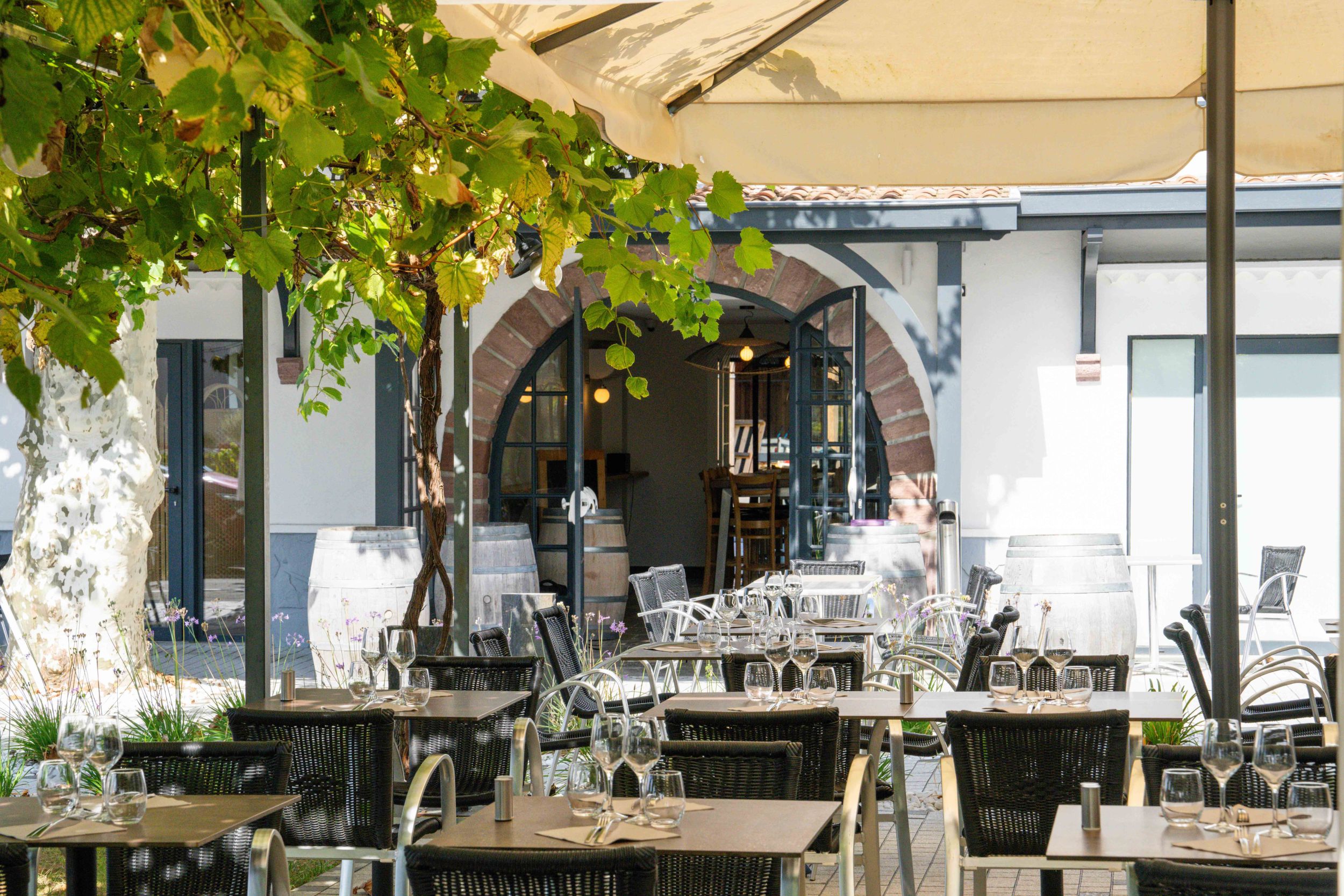 Gnàc E Pause - Hotel Bistro in Saint Lon les Mines, France